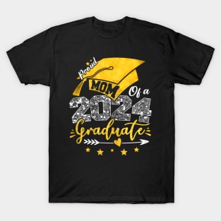 Proud Mom Of A Class Of 2024 Graduate T-Shirt